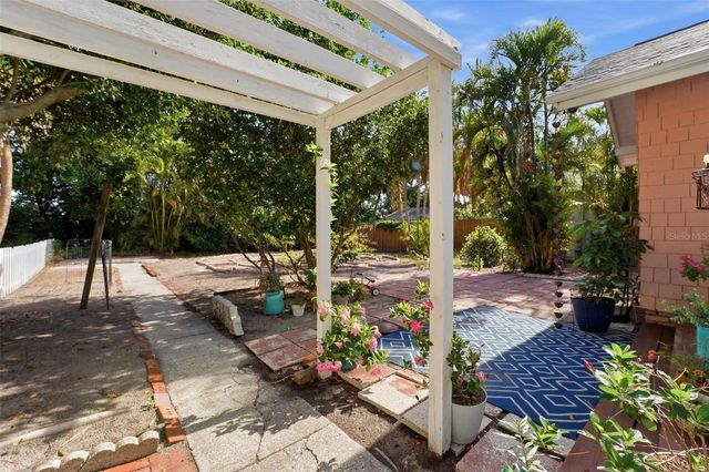 2330 7TH AVENUE W, Bradenton, FL 34205