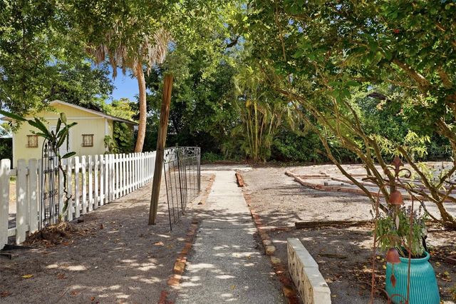 2330 7TH AVENUE W, Bradenton, FL 34205