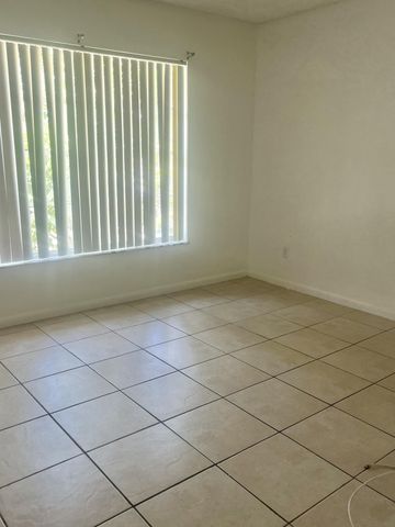 8905 SE Sandy Lane, Hobe Sound, FL 33455