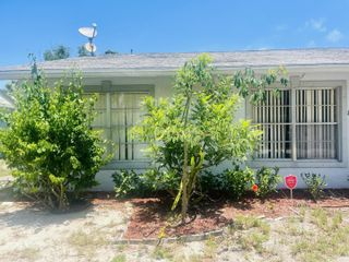 8905 SE Sandy Lane, Hobe Sound, FL 33455