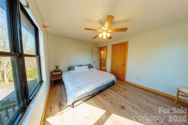 84 Forest Trail, Balsam Grove, NC 28708