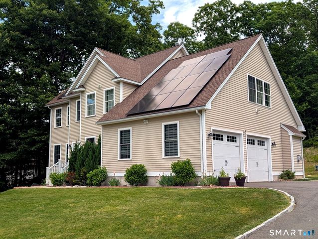 79 High Ledge Circle, Manchester, CT 06040
