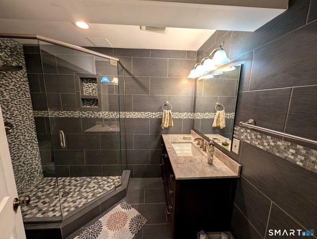 79 High Ledge Circle, Manchester, CT 06040