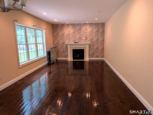 79 High Ledge Circle, Manchester, CT 06040