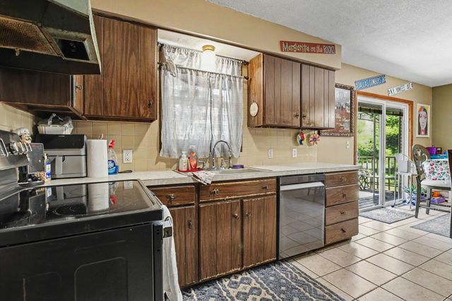 1575 Pheasant Run, Baroda, MI 49101