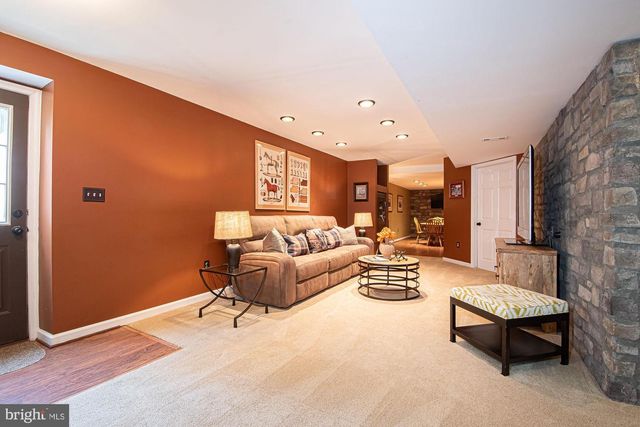 364 SINGLETON CIR, Warrenton, VA 20186