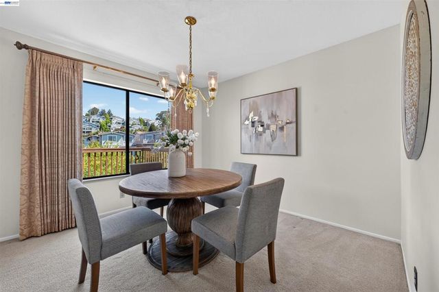 26976 Hemmingway Ct, Hayward, CA 94542