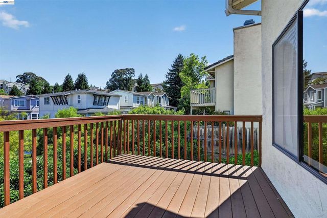 26976 Hemmingway Ct, Hayward, CA 94542