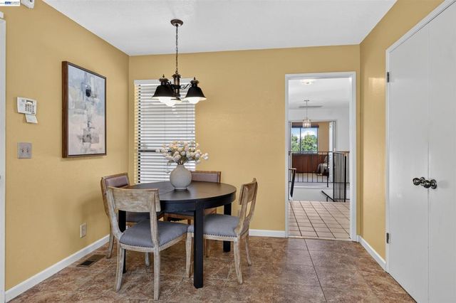 26976 Hemmingway Ct, Hayward, CA 94542
