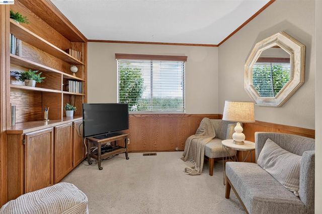 26976 Hemmingway Ct, Hayward, CA 94542