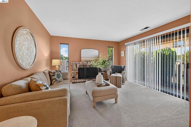 26976 Hemmingway Ct, Hayward, CA 94542