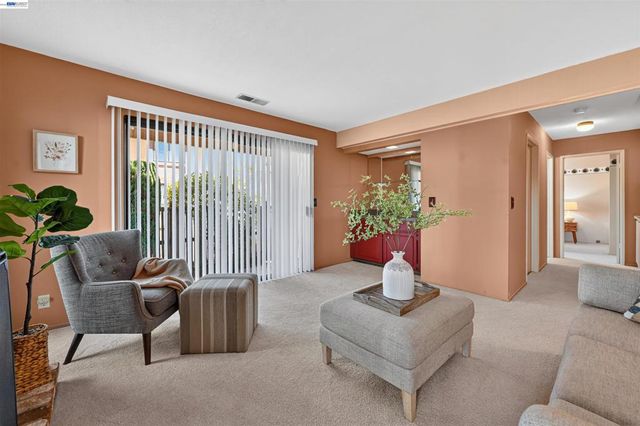 26976 Hemmingway Ct, Hayward, CA 94542