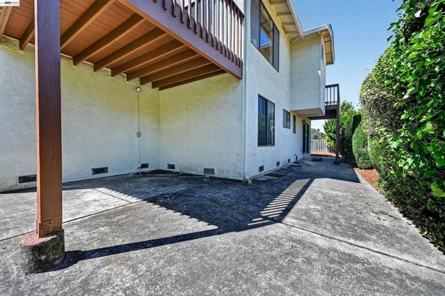 26976 Hemmingway Ct, Hayward, CA 94542