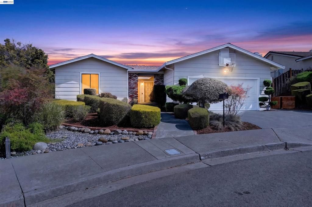26976 Hemmingway Ct, Hayward, CA 94542