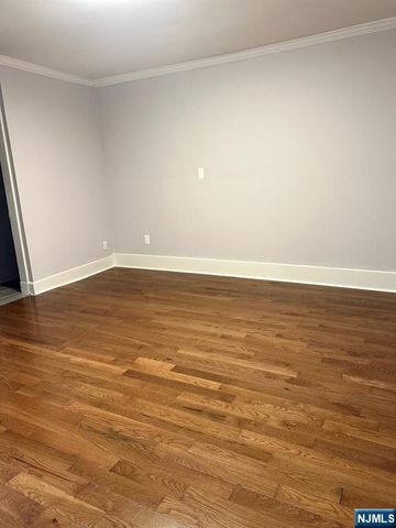 82 Mission Street 1L, Montclair, NJ 07042