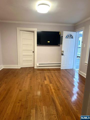 82 Mission Street 1L, Montclair, NJ 07042