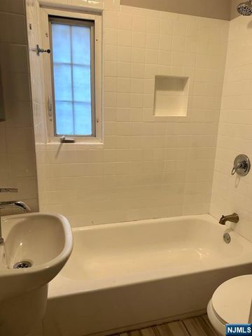82 Mission Street 1L, Montclair, NJ 07042