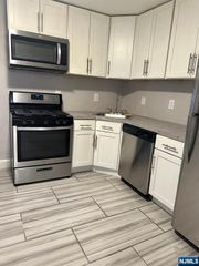 82 Mission Street 1L, Montclair, NJ 07042