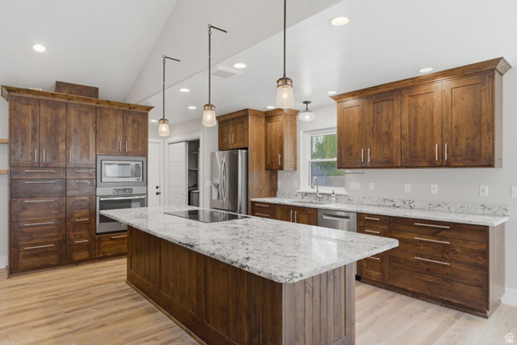 Image 5 of property listing at 1184 N 850 E, Pleasant Grove, UT 84062