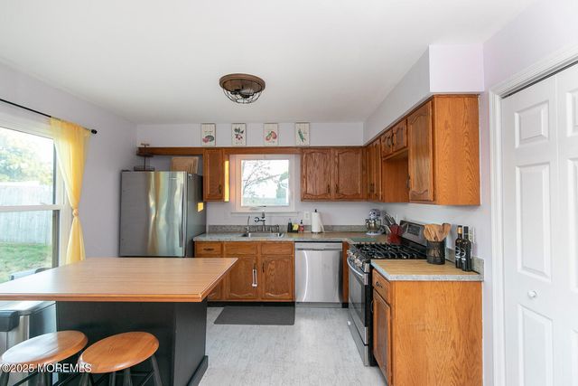 42 Peachstone Road, Howell, NJ 07731