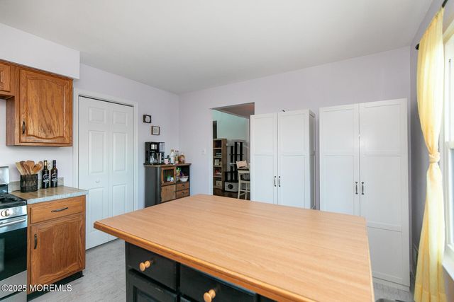 42 Peachstone Road, Howell, NJ 07731