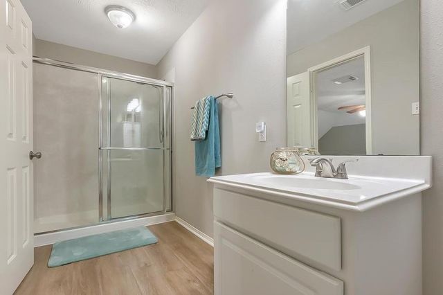 46 E Hobbit Glen Drive, Conroe, TX 77384