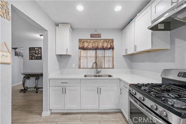 964 E La Verne, Pomona, CA 91767