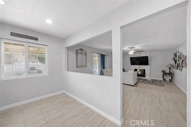 964 E La Verne, Pomona, CA 91767