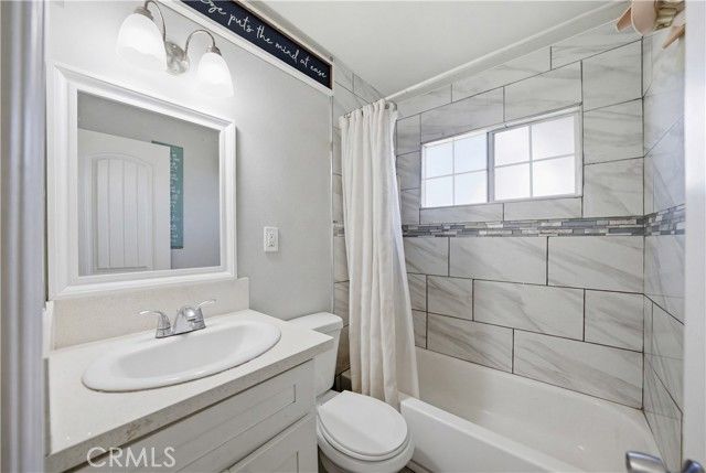 964 E La Verne, Pomona, CA 91767