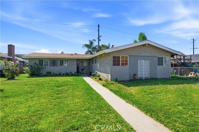 964 E La Verne, Pomona, CA 91767
