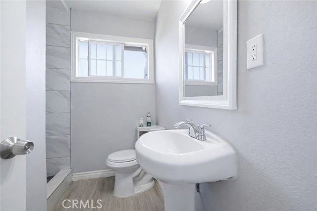 964 E La Verne, Pomona, CA 91767