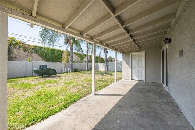 964 E La Verne, Pomona, CA 91767