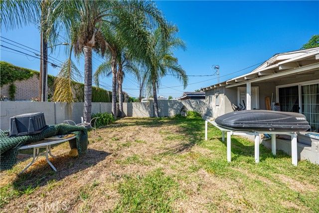 964 E La Verne, Pomona, CA 91767