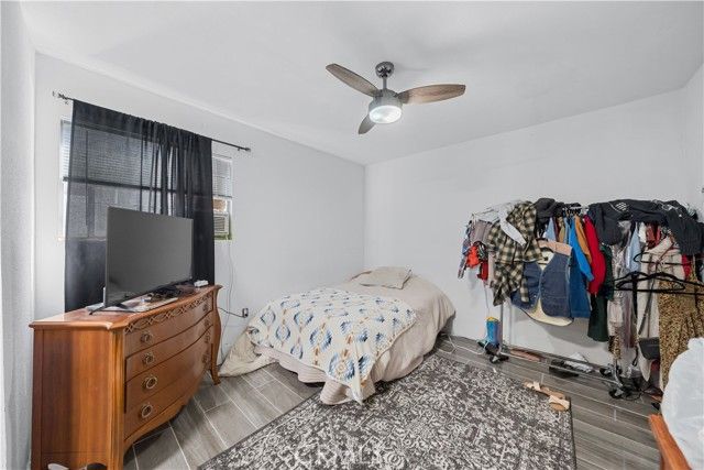 964 E La Verne, Pomona, CA 91767