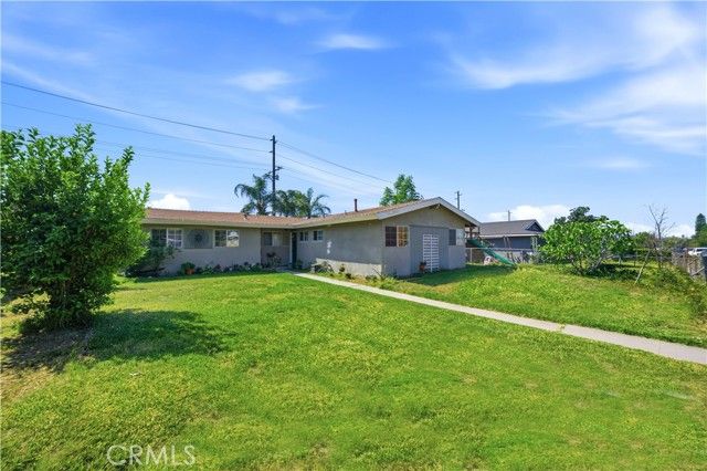 964 E La Verne, Pomona, CA 91767