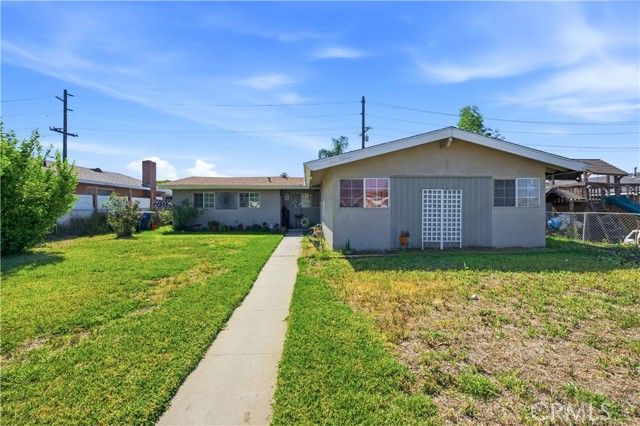 964 E La Verne, Pomona, CA 91767