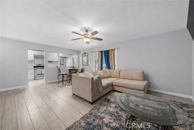 964 E La Verne, Pomona, CA 91767