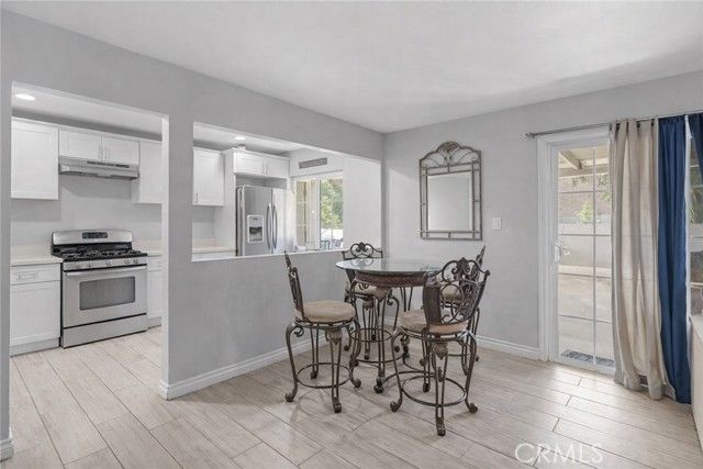 964 E La Verne, Pomona, CA 91767