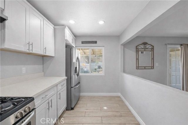 964 E La Verne, Pomona, CA 91767