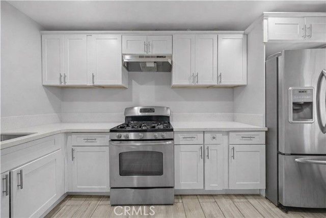 964 E La Verne, Pomona, CA 91767