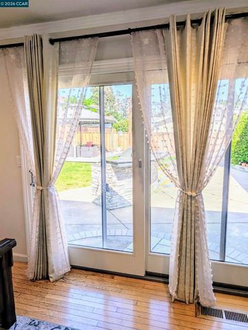 24 Barcelona Ct, Danville, CA 94526