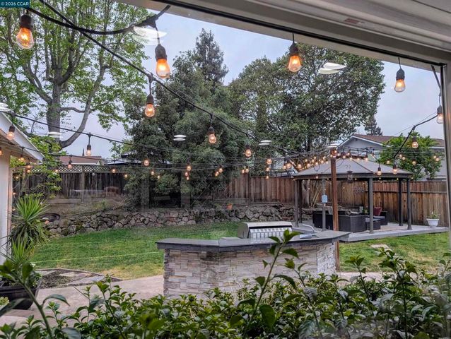 24 Barcelona Ct, Danville, CA 94526