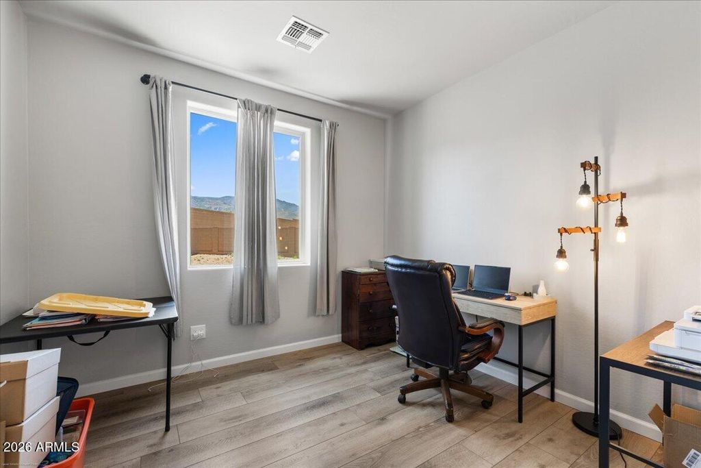 Image 15 of property listing at 516 CHINABERRY Drive, Clarkdale, AZ 86324
