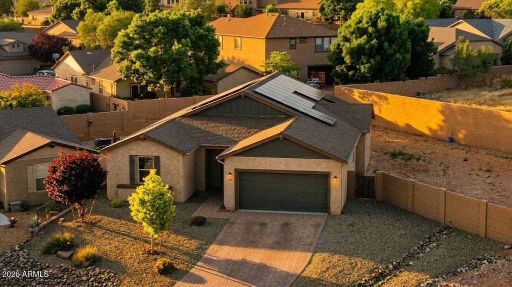 Image 2 of property listing at 516 CHINABERRY Drive, Clarkdale, AZ 86324