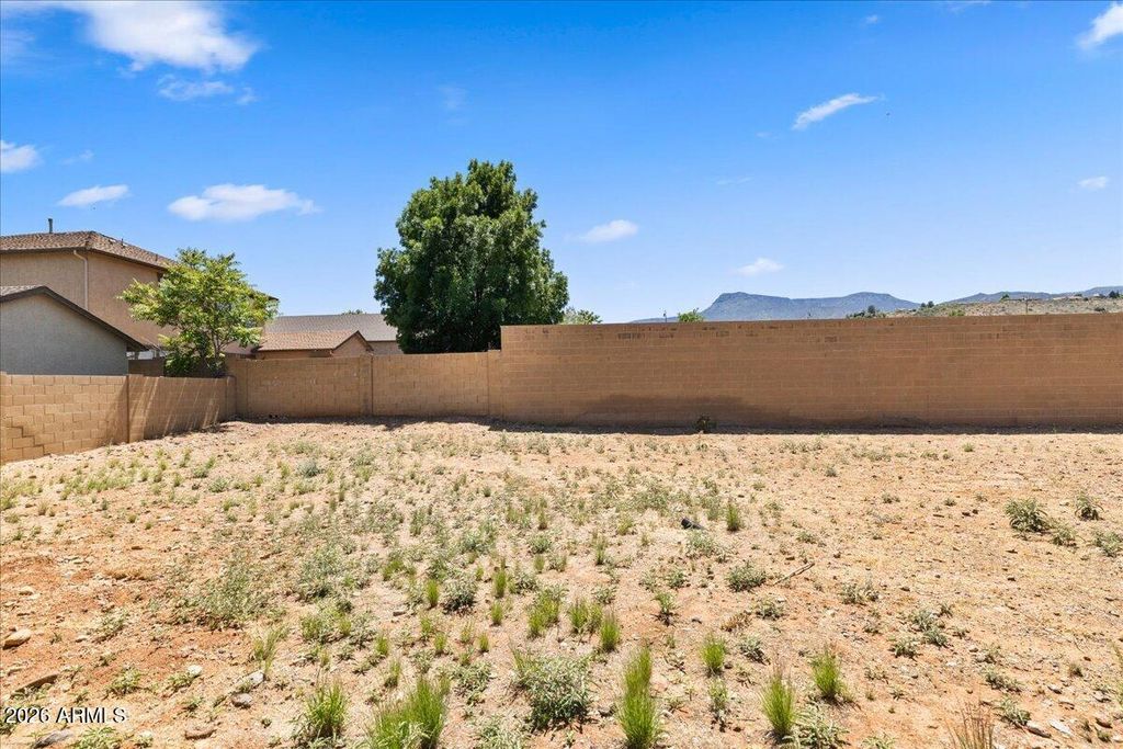 Image 24 of property listing at 516 CHINABERRY Drive, Clarkdale, AZ 86324