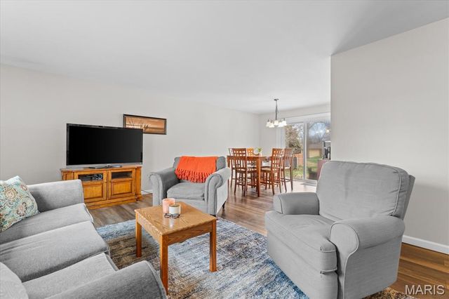 530 Buena Vista Street, Edwardsville, IL 62025