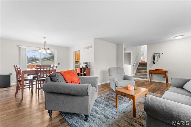 530 Buena Vista Street, Edwardsville, IL 62025