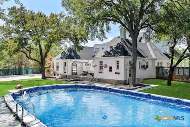 445 N. Wall Street, Belton, TX 76513