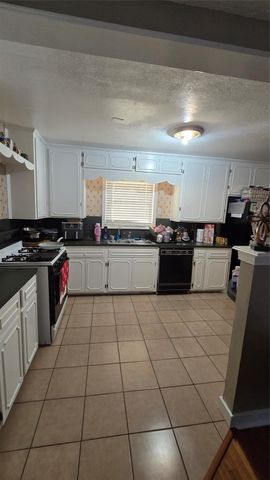 3065 Minglewood Drive, Beaumont, TX 77703