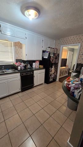 3065 Minglewood Drive, Beaumont, TX 77703